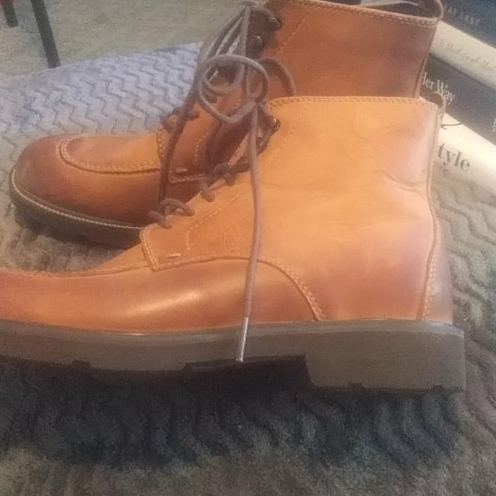 Boots - Picture 5 of 8